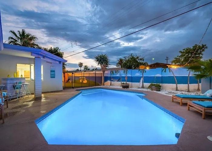 Seabreeze-pool, Fire Pit, & Mini Golf-in Old Town Holiday home *