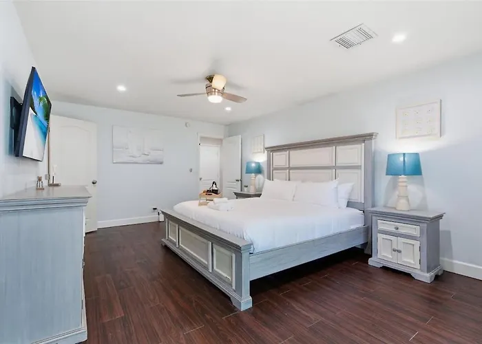 Seabreeze-pool, Fire Pit, & Mini Golf-in Old Town Holiday home