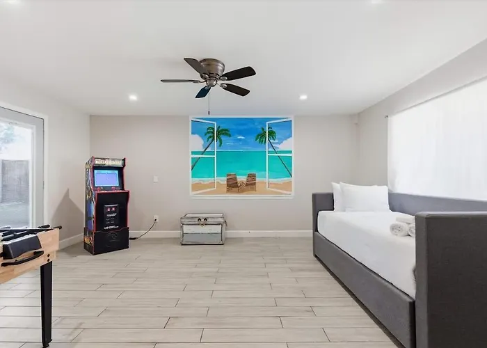 Holiday home Seabreeze-pool, Fire Pit, & Mini Golf-in Old Town Scottsdale