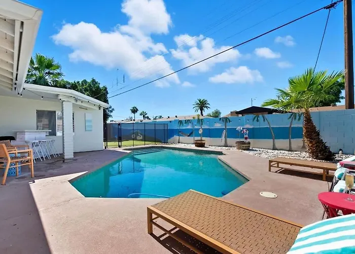Seabreeze-pool, Fire Pit, & Mini Golf-in Old Town Holiday home