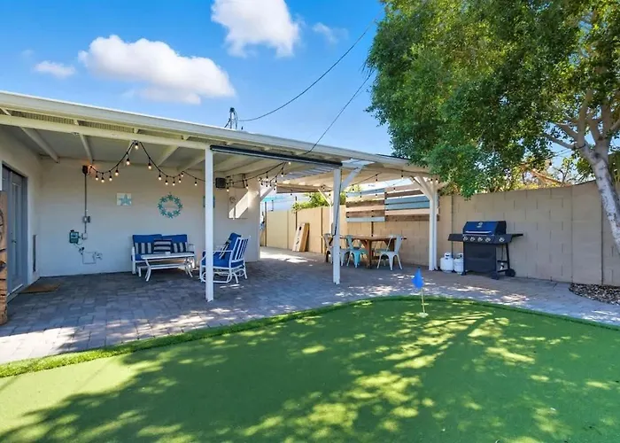 Holiday home Seabreeze-pool, Fire Pit, & Mini Golf-in Old Town *